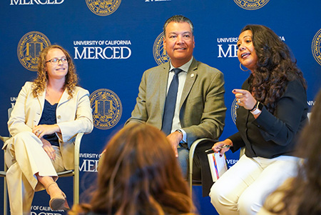 UC Merced Professor Jessica Trounstine and Secretary of State Alex Padilla took part in a "fireside chat" with students and community members. 